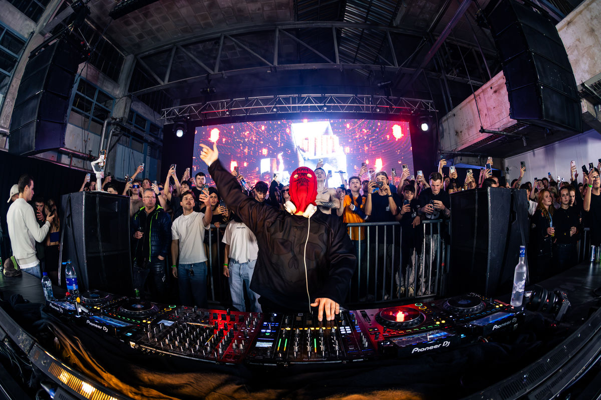 Loading... just a sec